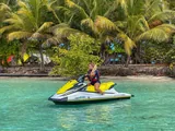 Jet ski Atmosphère devant les cocotiers de l’îlet du Gosier