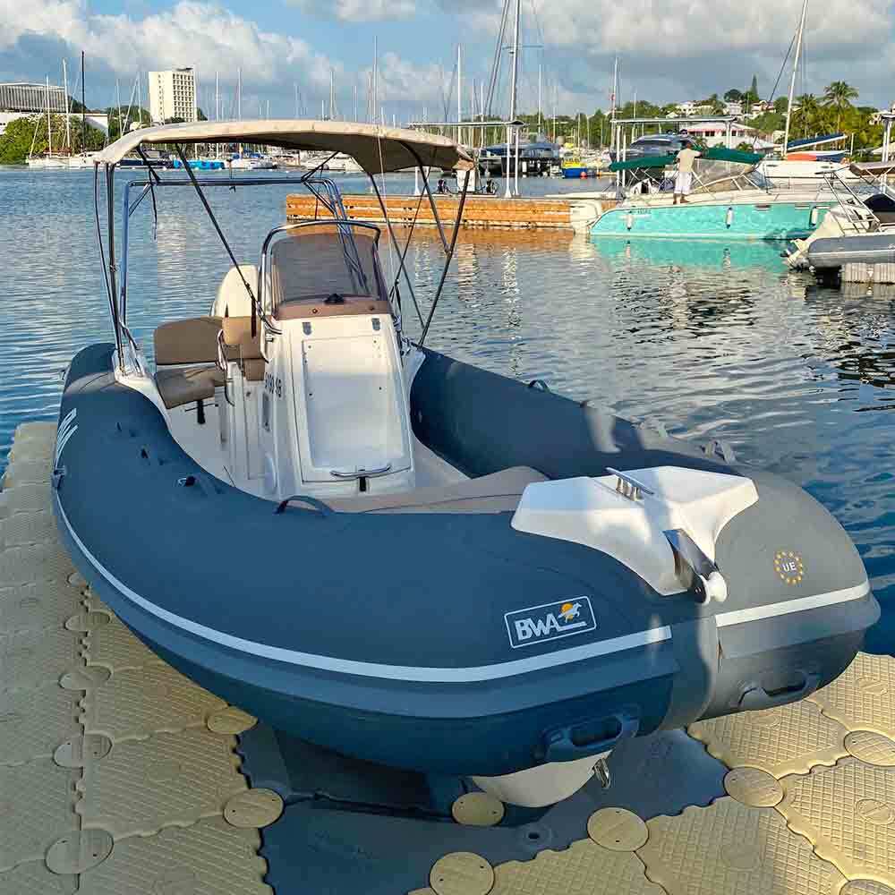 Rhum Exotic, bateau 8 places à louer en Guadeloupe